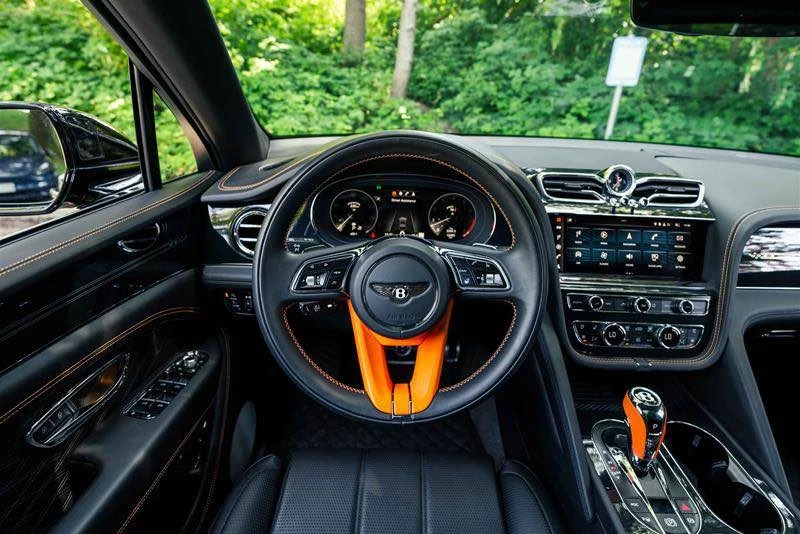 2023 Bentley Bentayga - Image 7 of 15