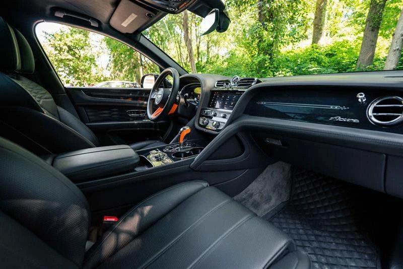 2023 Bentley Bentayga - Image 9 of 15
