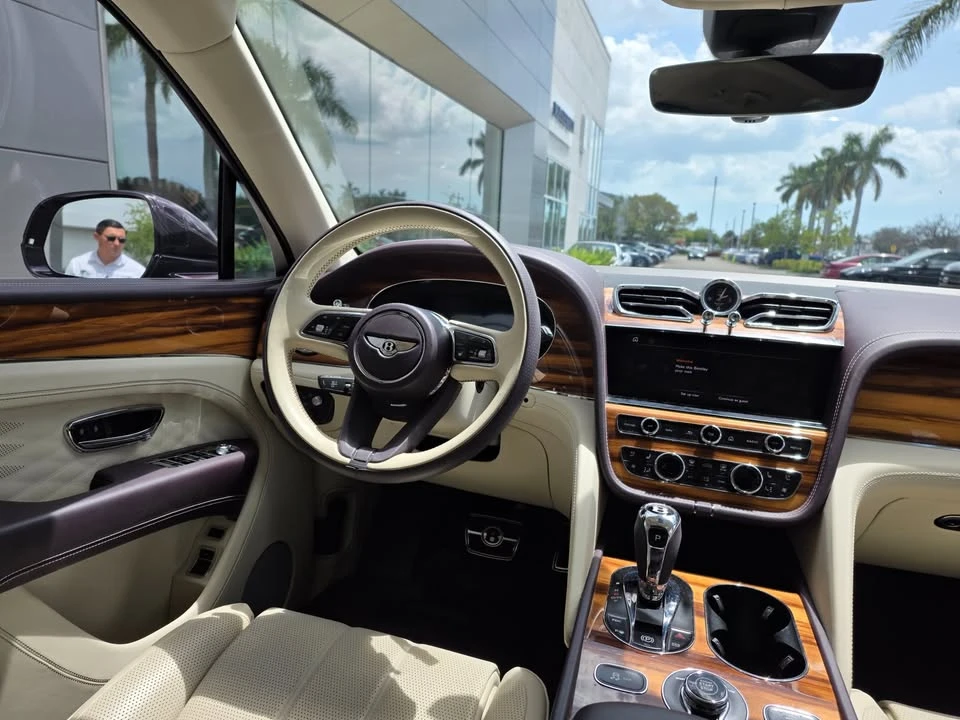 2023 Bentley Bentayga - Image 12 of 19