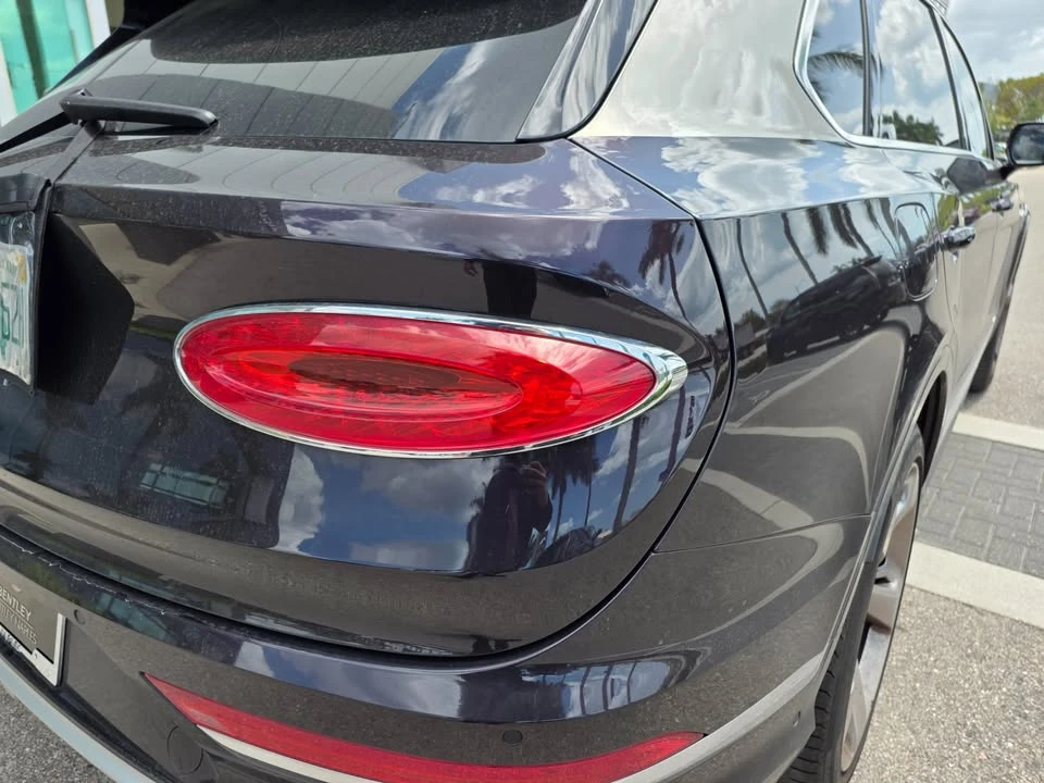 2023 Bentley Bentayga - Image 8 of 19
