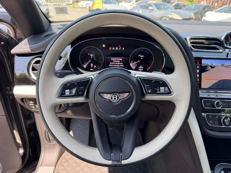 2023 Bentley Bentayga - Image 11 of 18