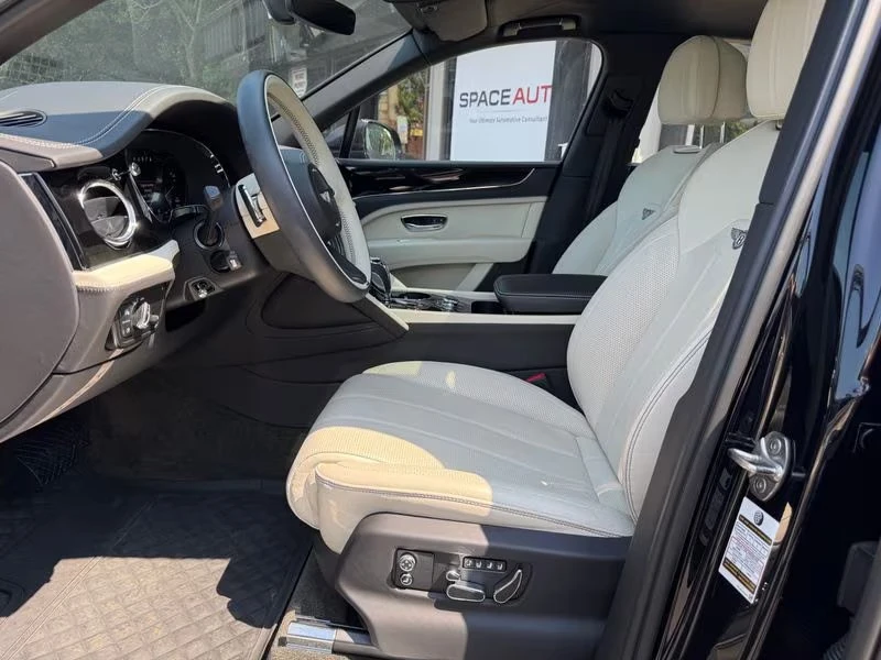 2023 Bentley Bentayga - Image 8 of 18