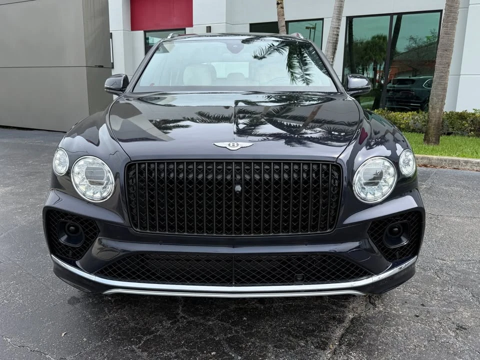 2023 Bentley Bentayga - Image 5 of 16