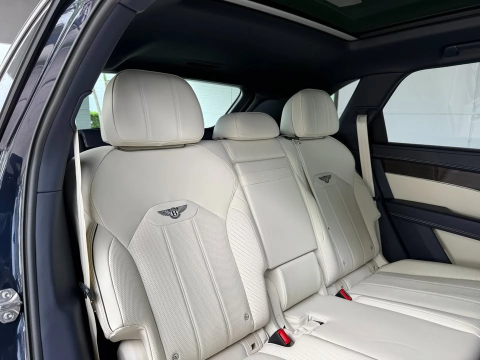2023 Bentley Bentayga - Image 14 of 16