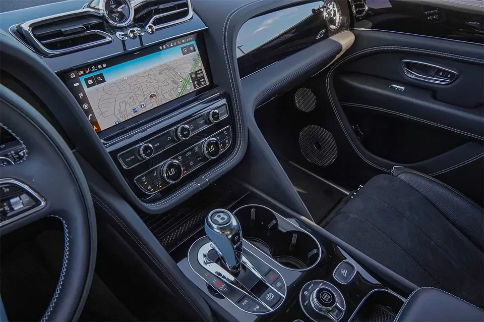 2023 Bentley Bentayga - Image 16 of 20