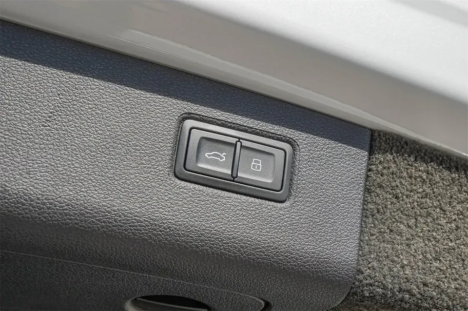 2023 Bentley Bentayga - Image 20 of 20