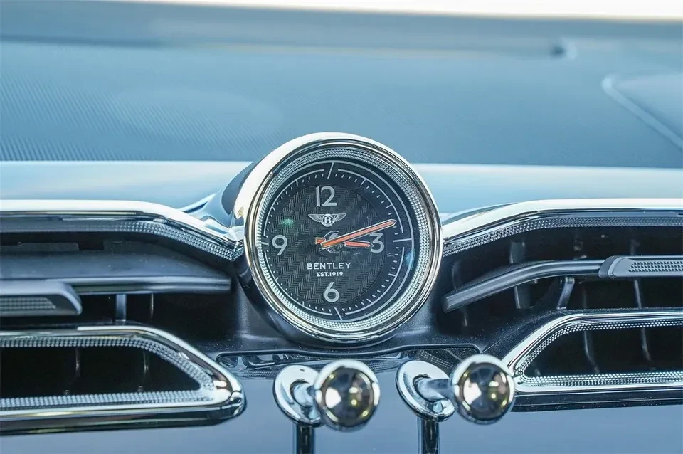2023 Bentley Bentayga - Image 8 of 20