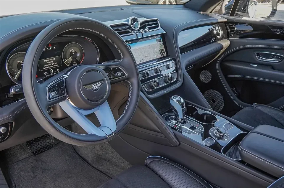 2023 Bentley Bentayga - Image 7 of 20