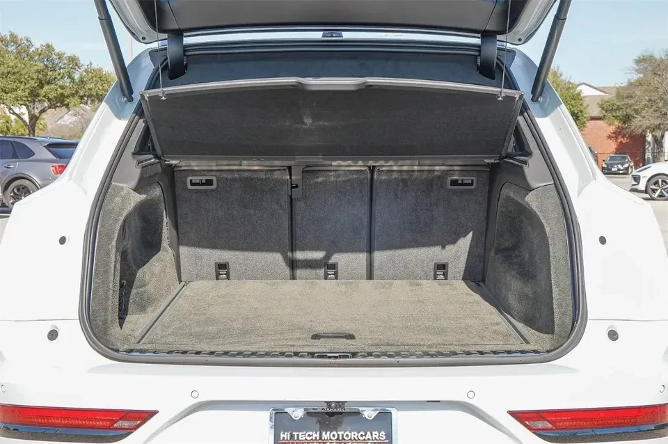 2023 Bentley Bentayga - Image 19 of 20