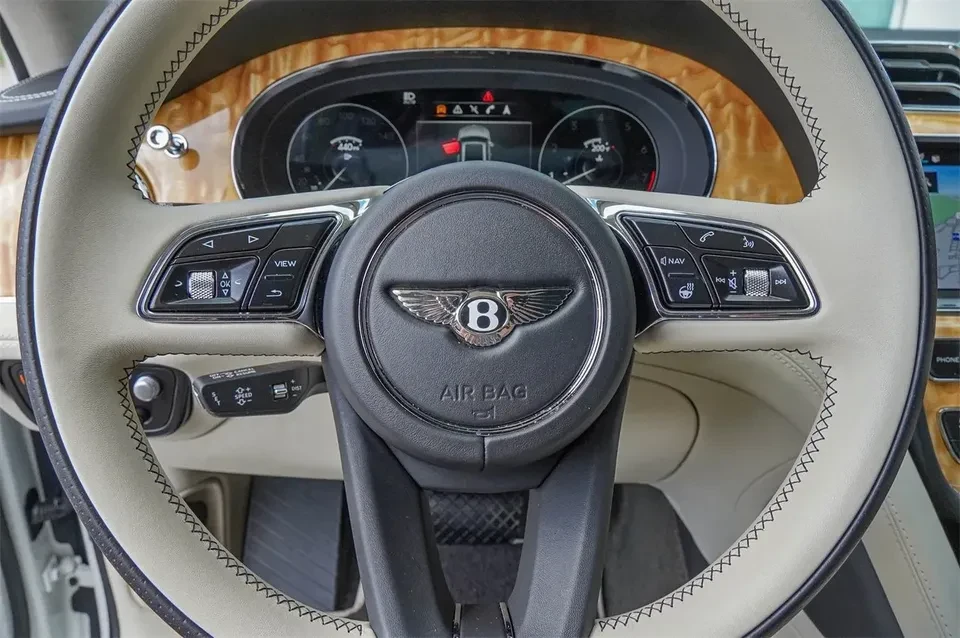 2023 Bentley Bentayga - Image 14 of 20