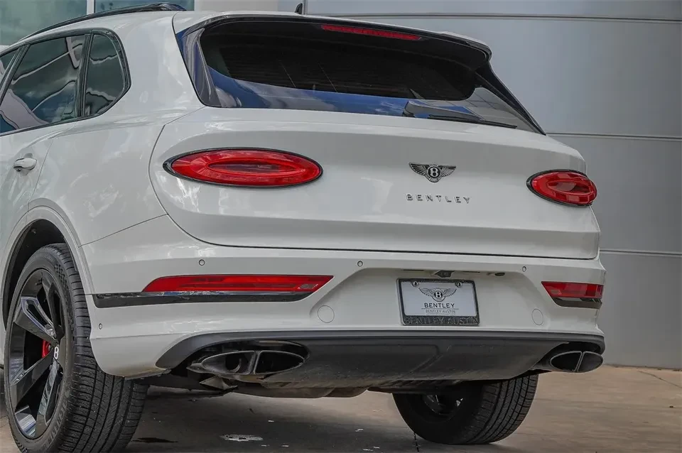 2023 Bentley Bentayga - Image 6 of 20