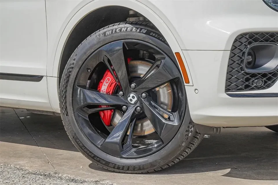 2023 Bentley Bentayga - Image 2 of 20