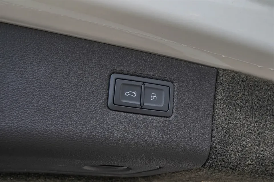2023 Bentley Bentayga - Image 20 of 20