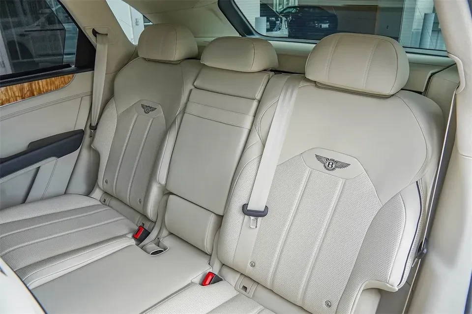 2023 Bentley Bentayga - Image 18 of 20
