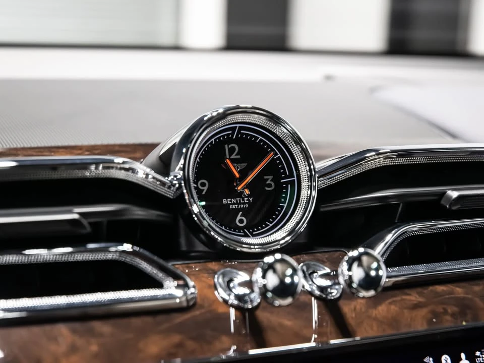 2023 Bentley Bentayga - Image 18 of 20