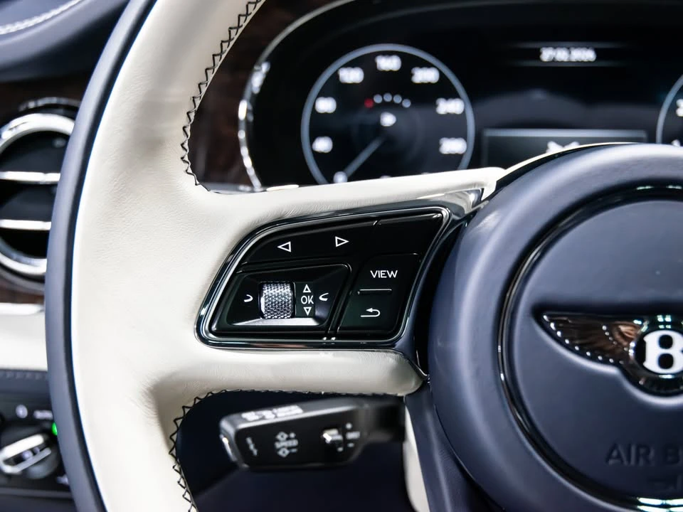 2023 Bentley Bentayga - Image 14 of 20