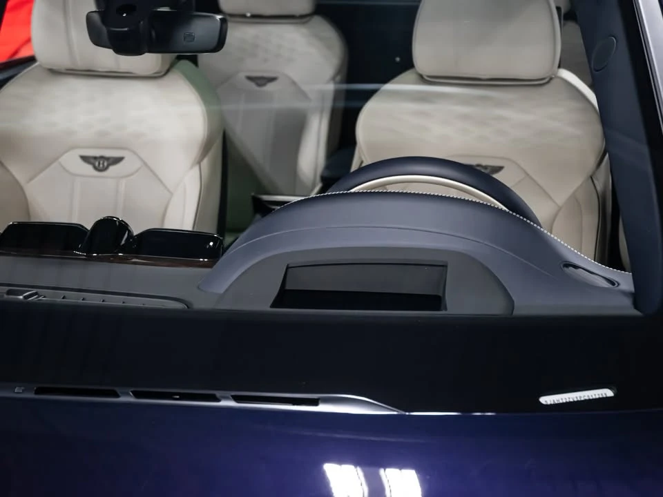 2023 Bentley Bentayga - Image 19 of 20
