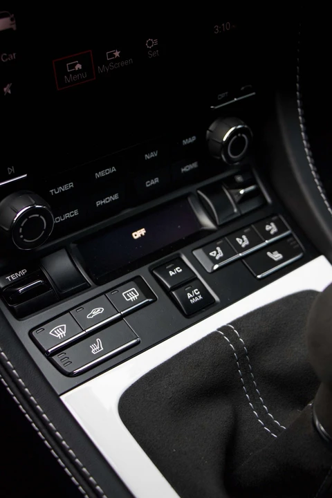 2023 Porsche 718 Boxster Spyder - Image 12 of 18