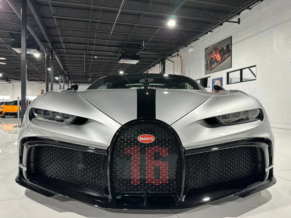 2023 Bugatti Chiron Pur Sport - Image 2 of 12