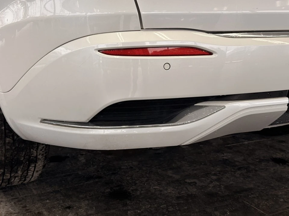 2023 Buick Enclave - Image 18 of 21