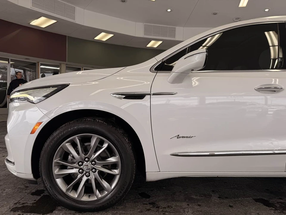 2023 Buick Enclave - Image 20 of 21