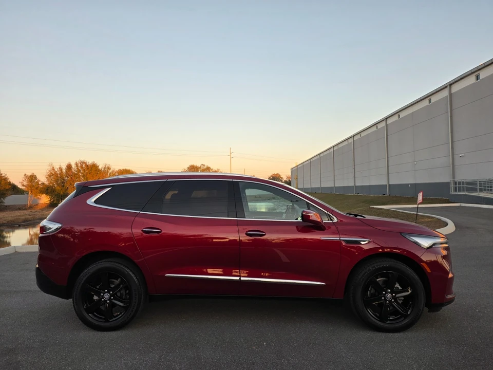 2023 Buick Enclave - Image 11 of 21