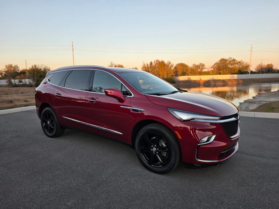 2023 Buick Enclave - Image 9 of 21