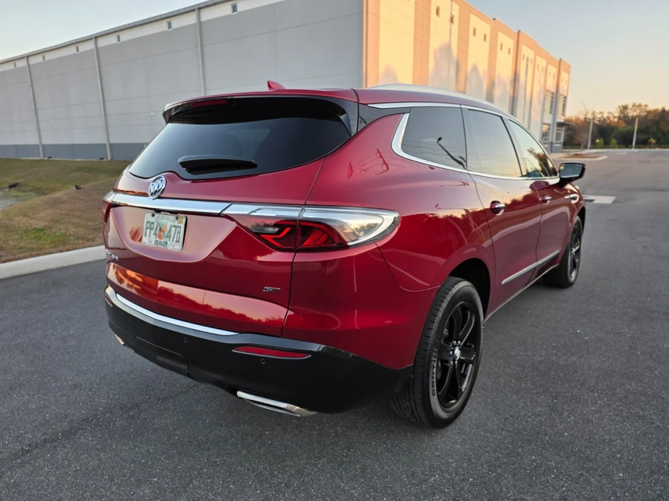 2023 Buick Enclave - Image 8 of 21