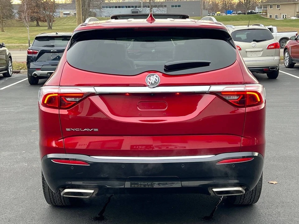 2023 Buick Enclave - Image 18 of 31