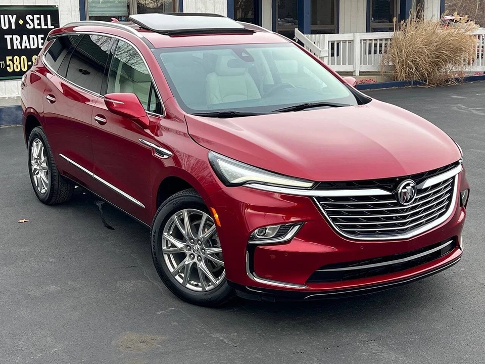 2023 Buick Enclave - Image 13 of 31