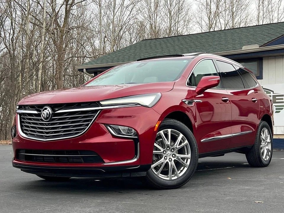 2023 Buick Enclave - Image 12 of 31