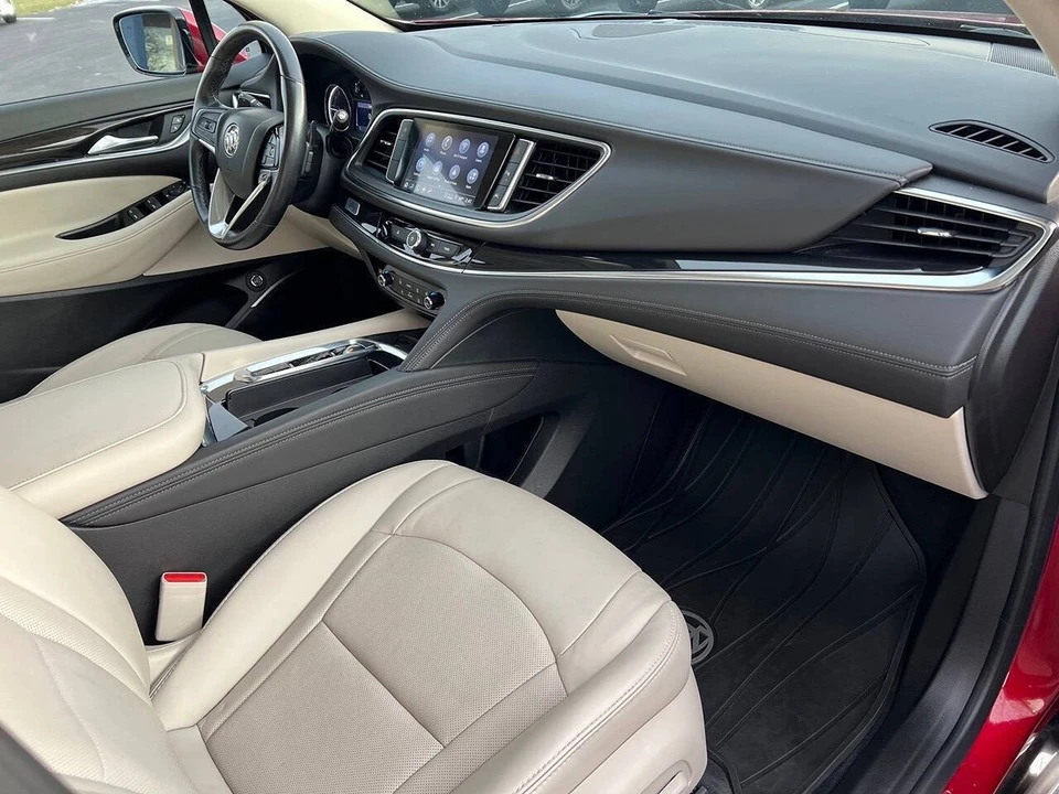 2023 Buick Enclave - Image 2 of 31