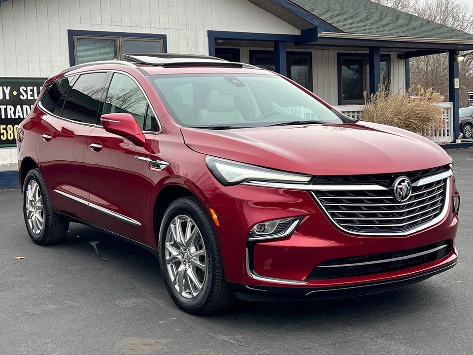 2023 Buick Enclave - Image 10 of 31