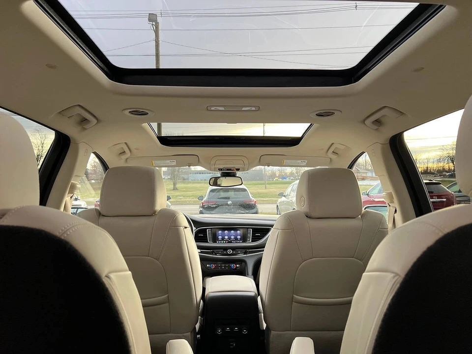 2023 Buick Enclave - Image 4 of 31