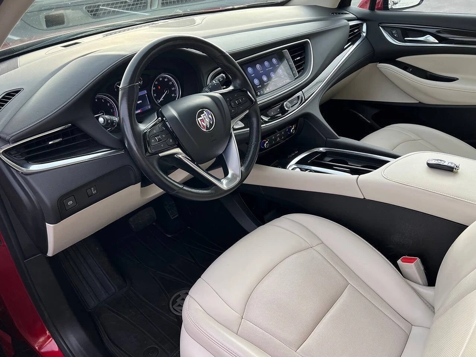 2023 Buick Enclave - Image 27 of 31