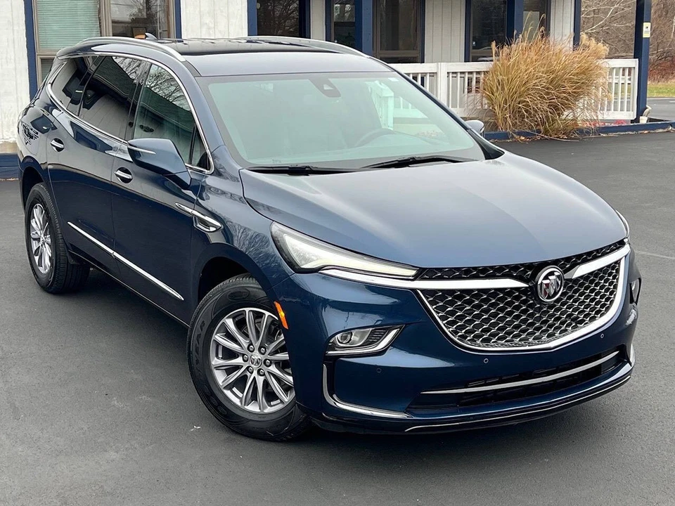 2023 Buick Enclave - Image 12 of 21