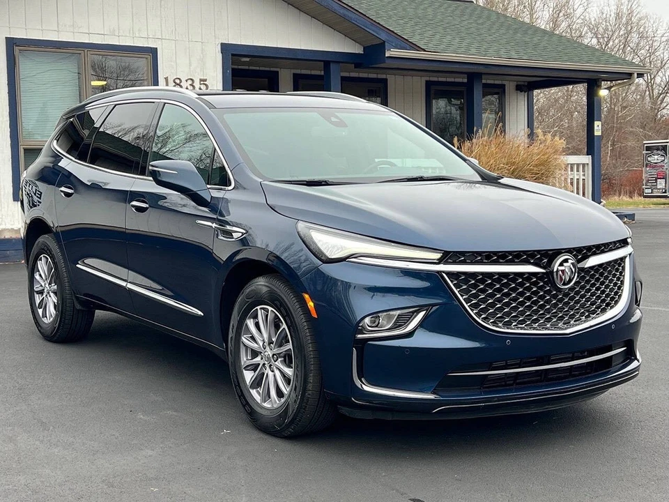 2023 Buick Enclave - Image 9 of 21