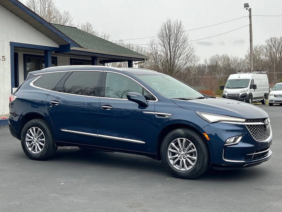 2023 Buick Enclave - Image 20 of 21