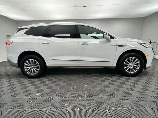 2023 Buick Enclave - Image 11 of 12