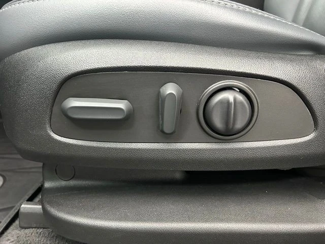 2023 Buick Enclave - Image 10 of 12