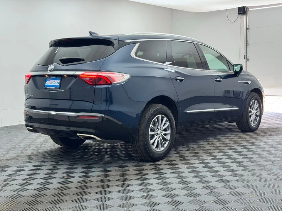 2023 Buick Enclave - Image 6 of 12