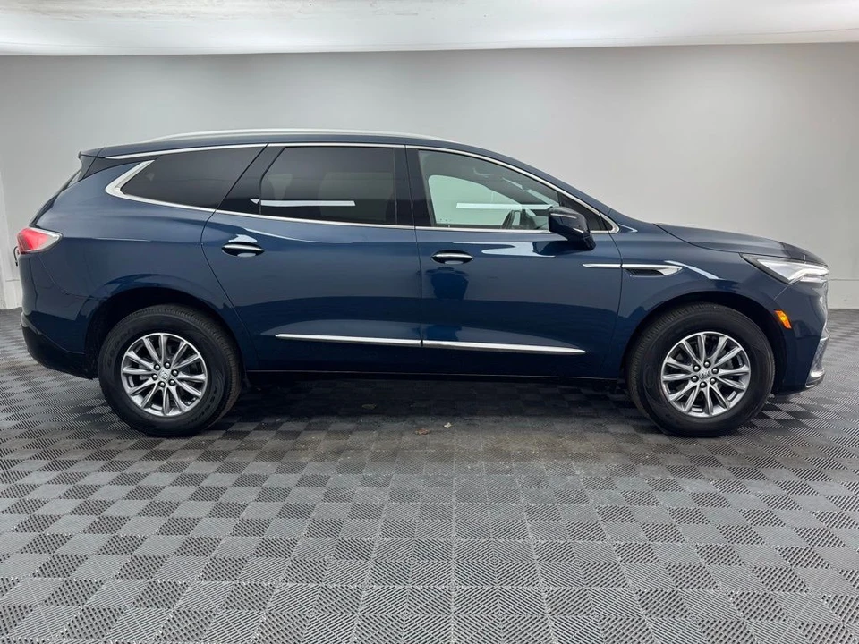 2023 Buick Enclave - Image 5 of 12