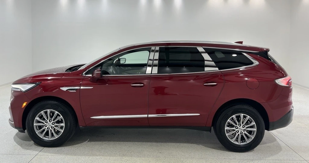 2023 Buick Enclave - Image 2 of 12
