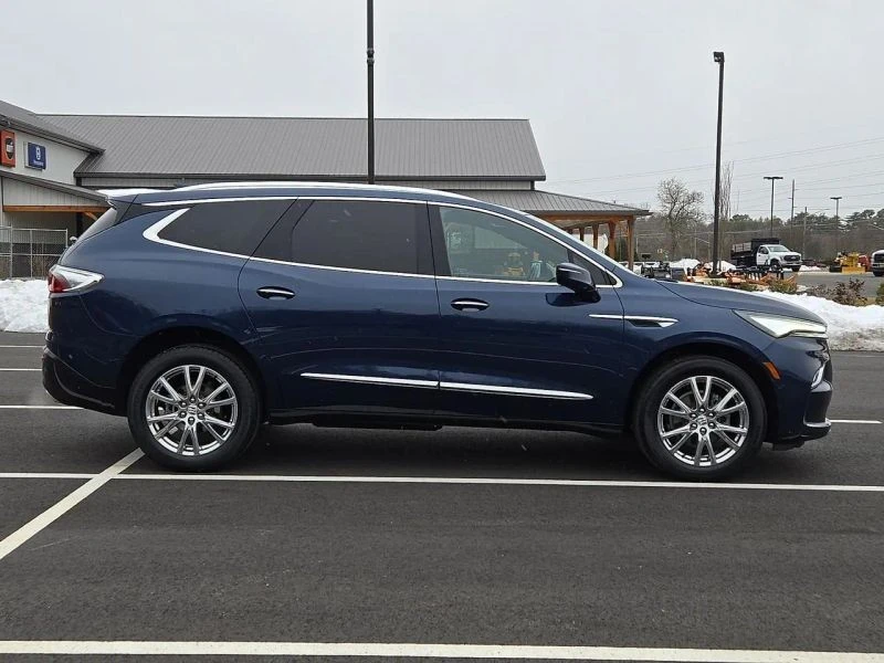 2023 Buick Enclave - Image 7 of 12