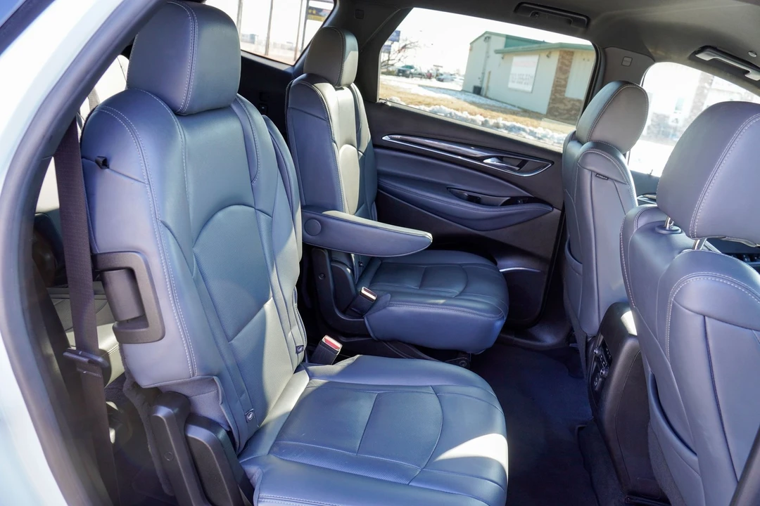 2023 Buick Enclave - Image 17 of 21