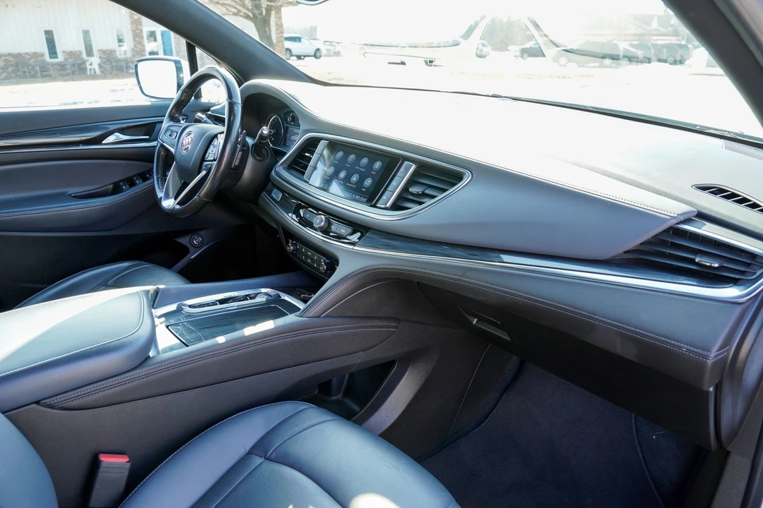 2023 Buick Enclave - Image 13 of 21