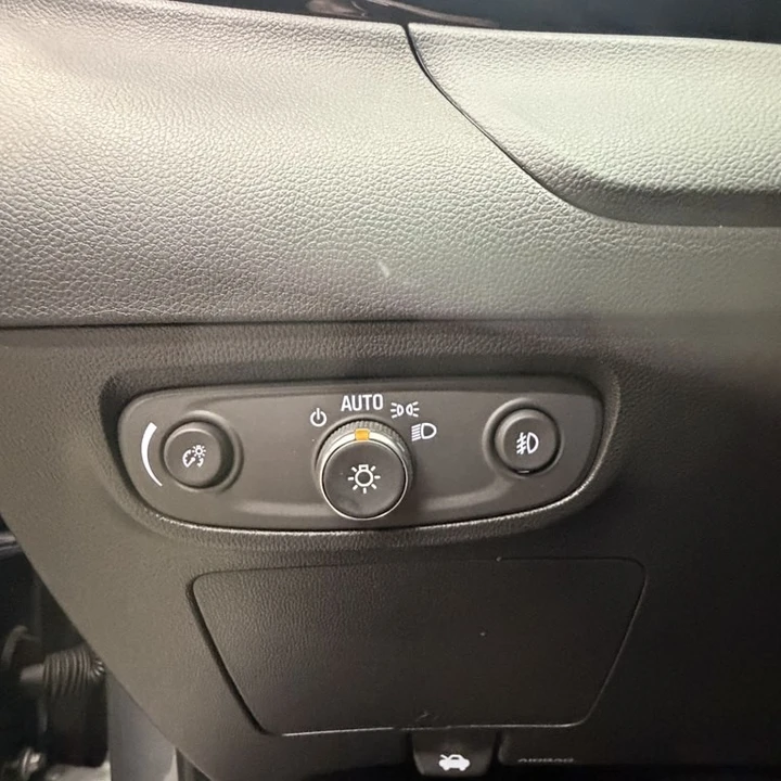2023 Buick Encore GX - Image 18 of 21