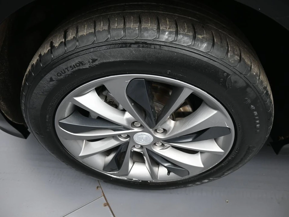 2023 Buick Encore GX - Image 14 of 21