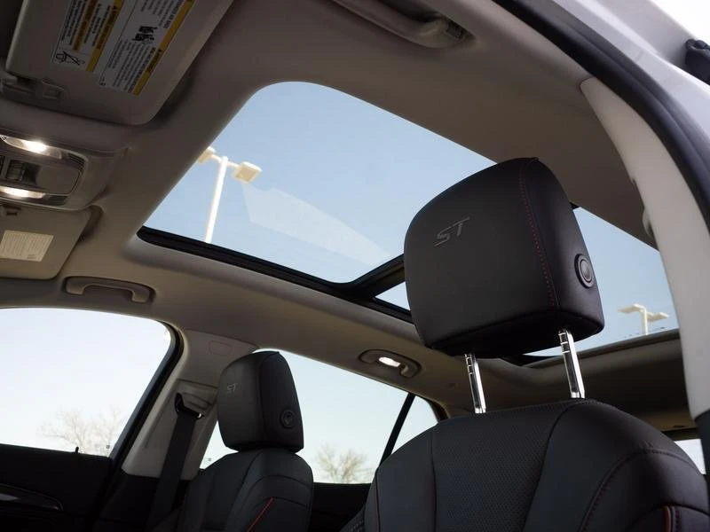 2023 Buick Envision - Image 11 of 20