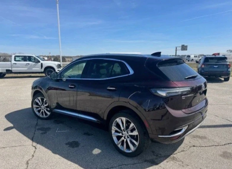 2023 Buick Envision - Image 4 of 12